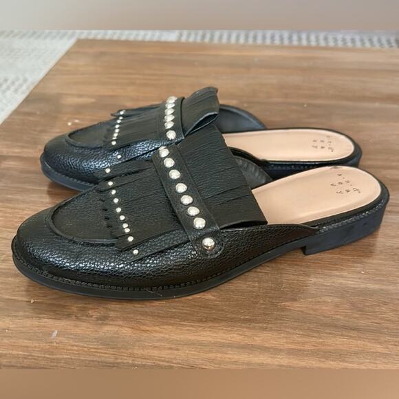 Mule - Picture 2 of 5